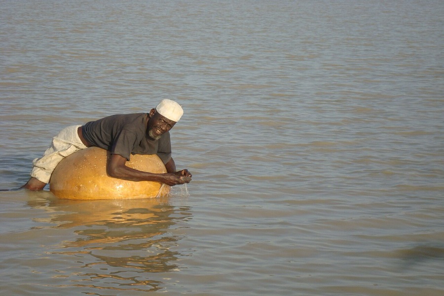Aquaculture production tanks monitored for rotational water circulation and drain performance